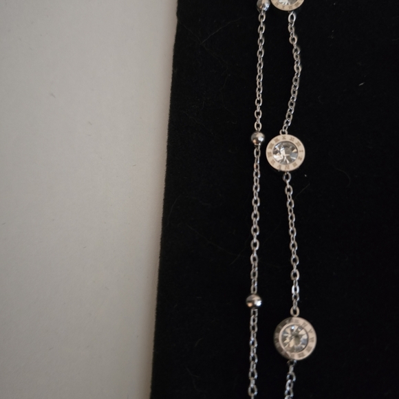 SS Elegant Silver Bracelet with Crystal Accents
